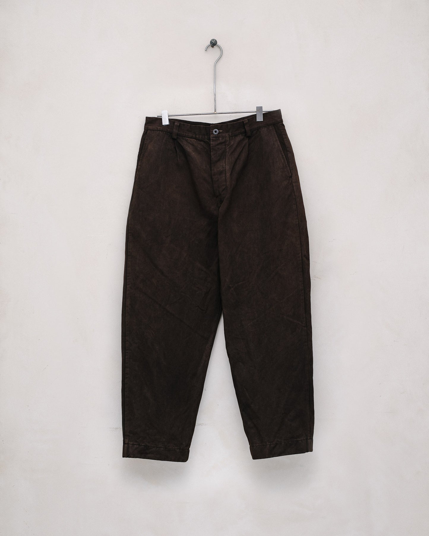 Single Pleat Pant - Washi/Cotton Twill, Natural Dye Brown (Mud Dye)