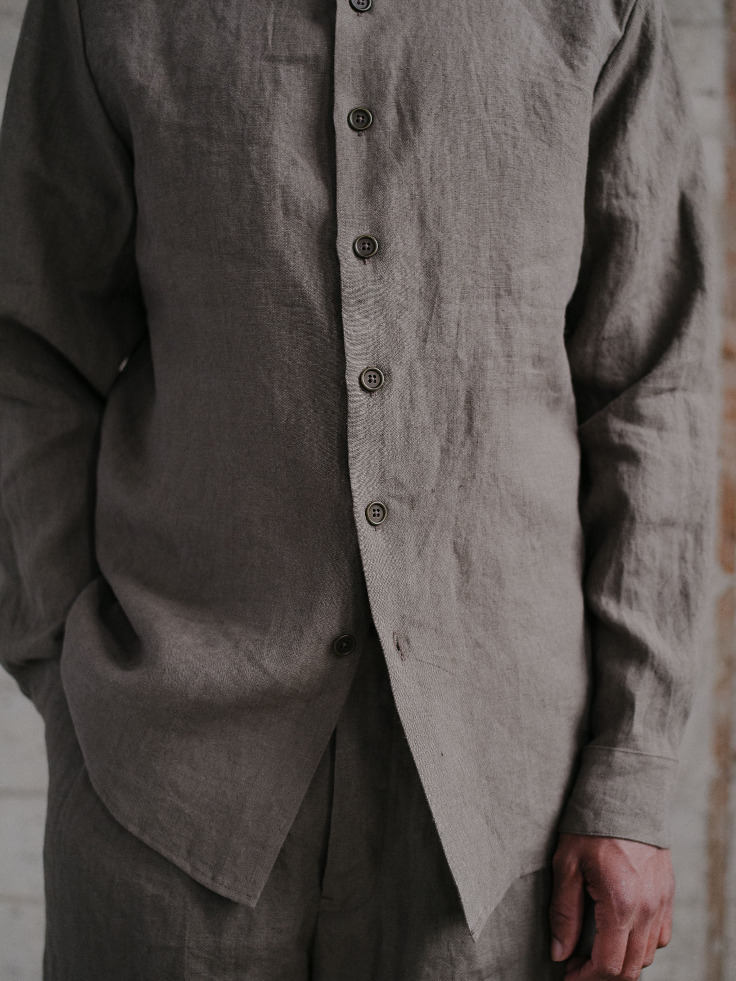 Band Collar Shirt - Tumbled Linen, Olive – evan kinori