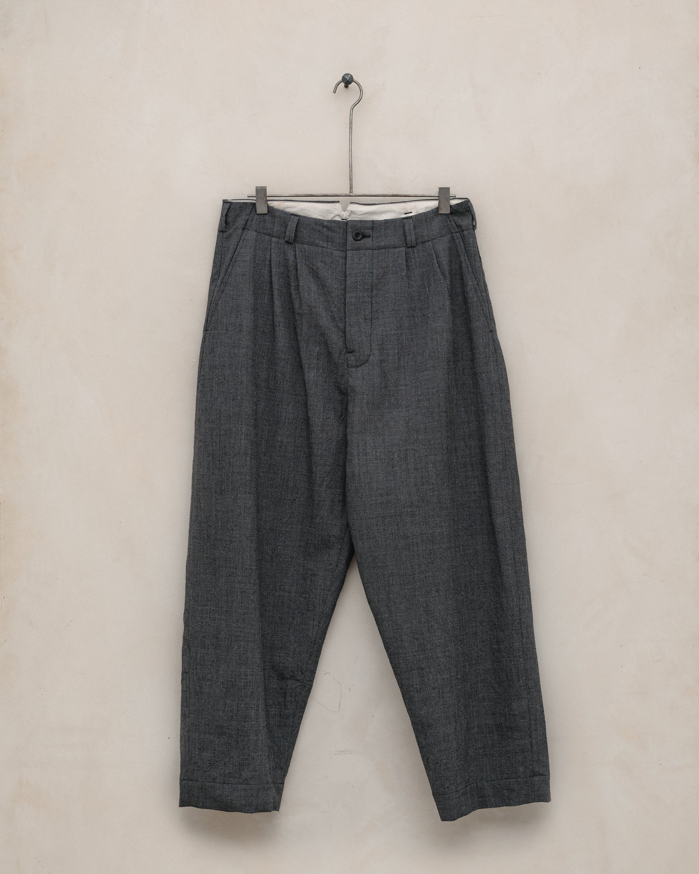 Two Pleat Pant - Worsted Wool Puppytooth, Charcoal/Black – evan kinori