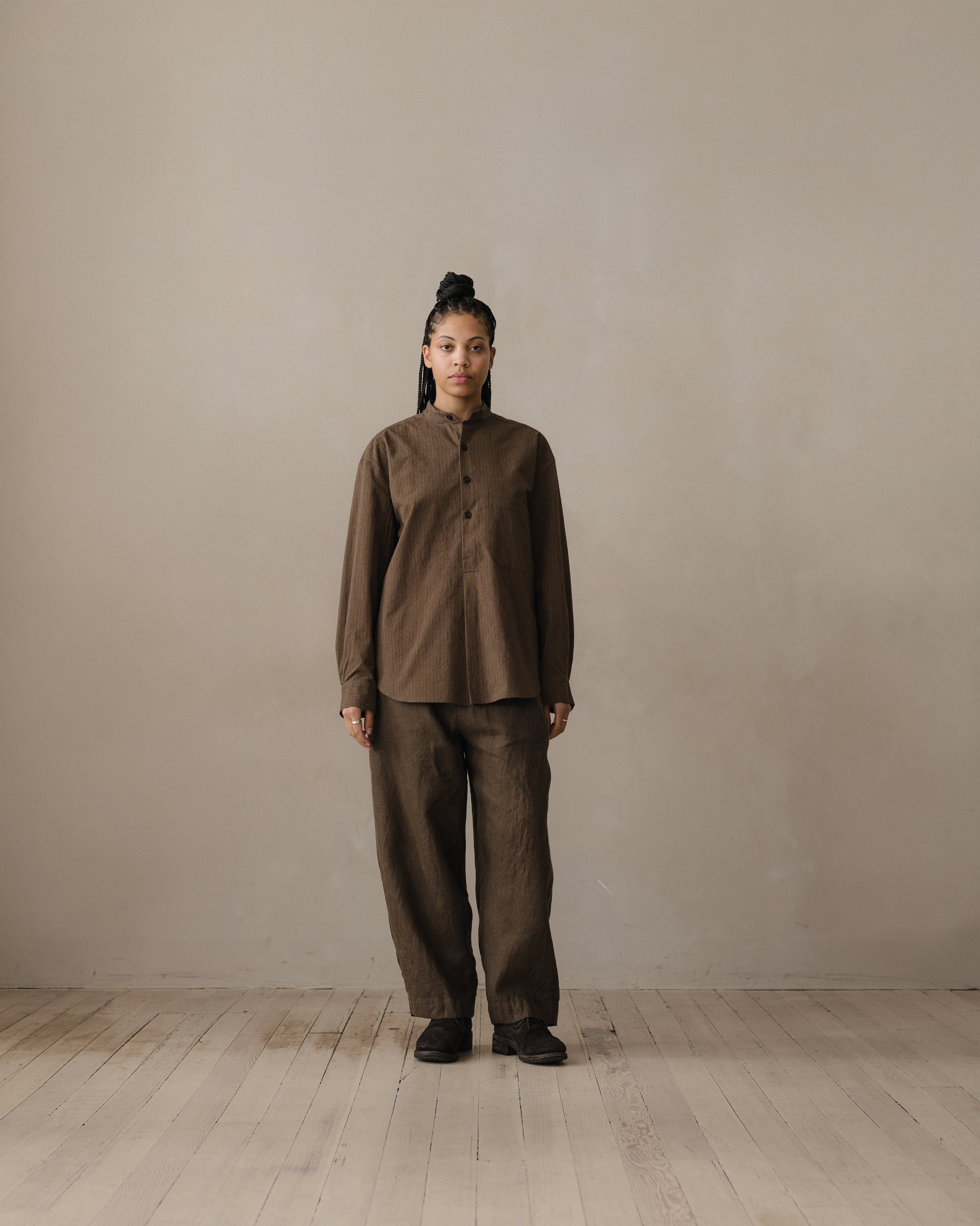 Two Pleat Pant - Sumi Ink Hemp Twill, Dark Olive – evan kinori