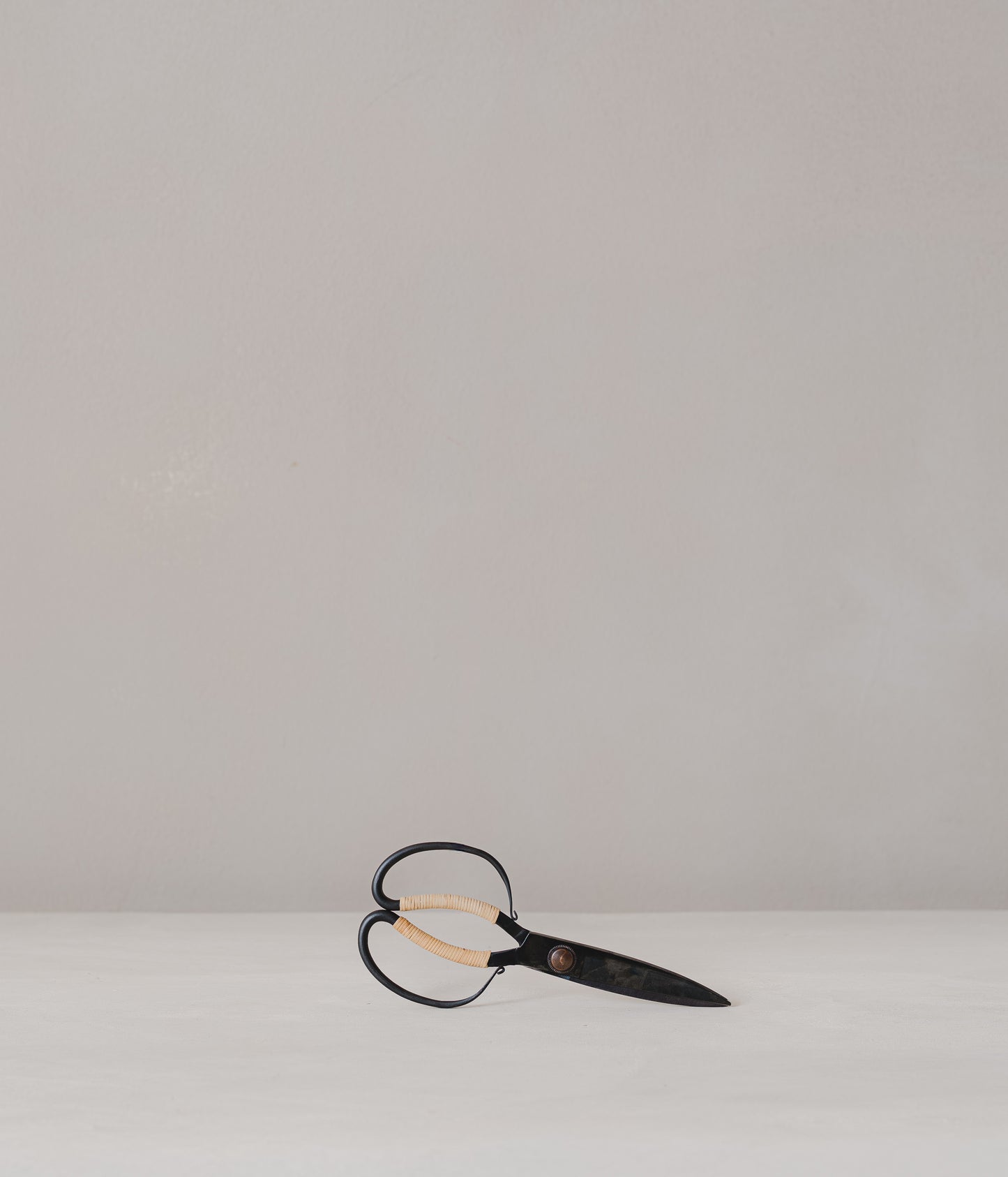 Tajika - Rattan Scissors