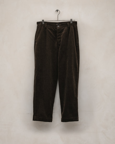 Single Pleat Pant - Sumi Ink Corduroy, Brown – evan kinori