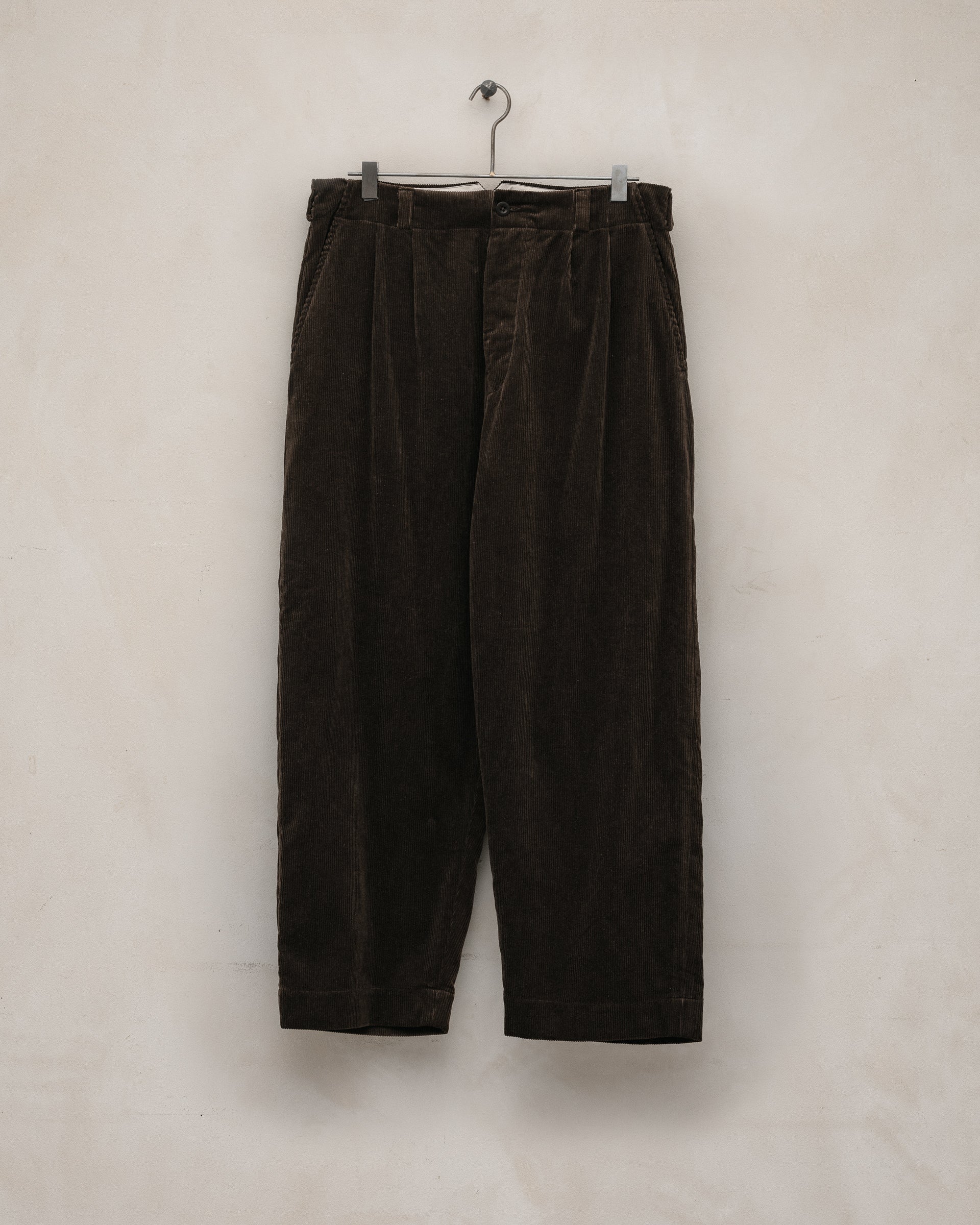 Flat Front Pant - Sumi Ink Corduroy, Brown – evan kinori