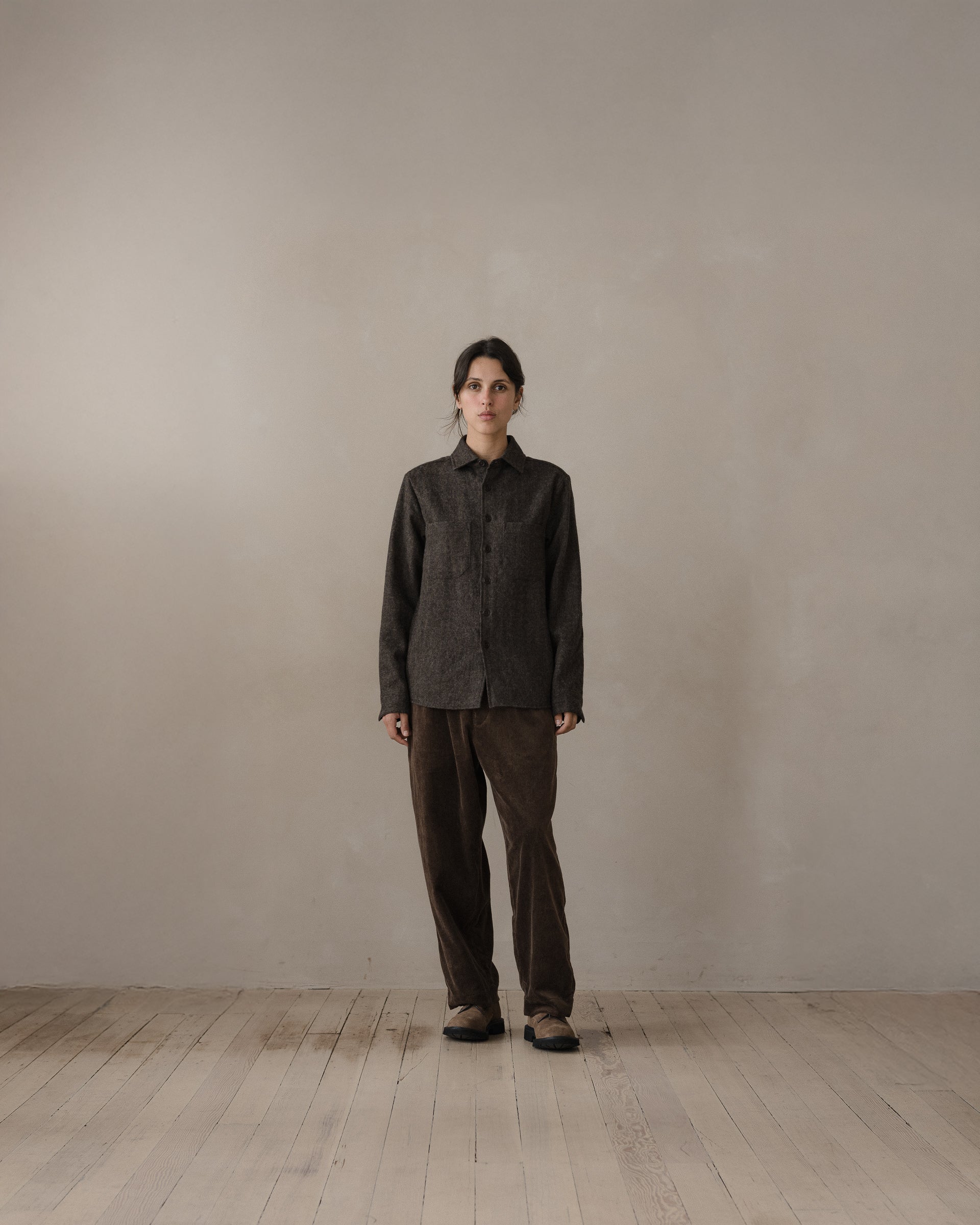 Two Pocket Shirt - Undyed Wool Herringbone, Dark Brown – evan kinori