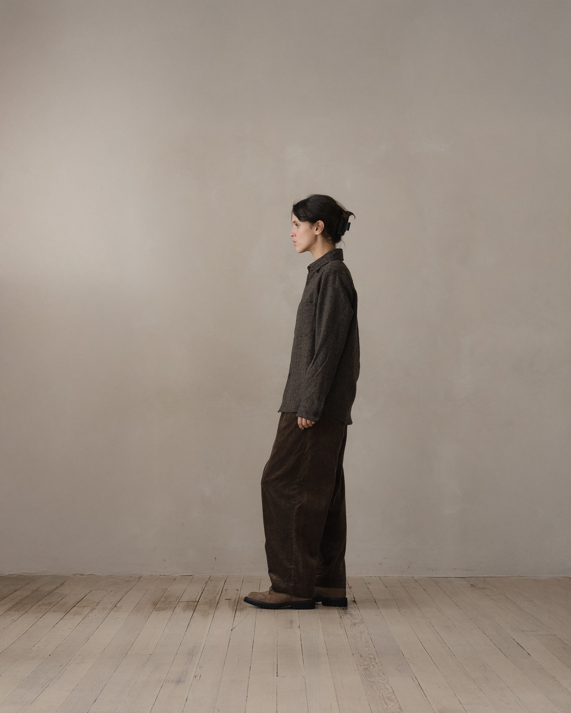 Two Pocket Shirt - Undyed Wool Herringbone, Dark Brown – evan kinori