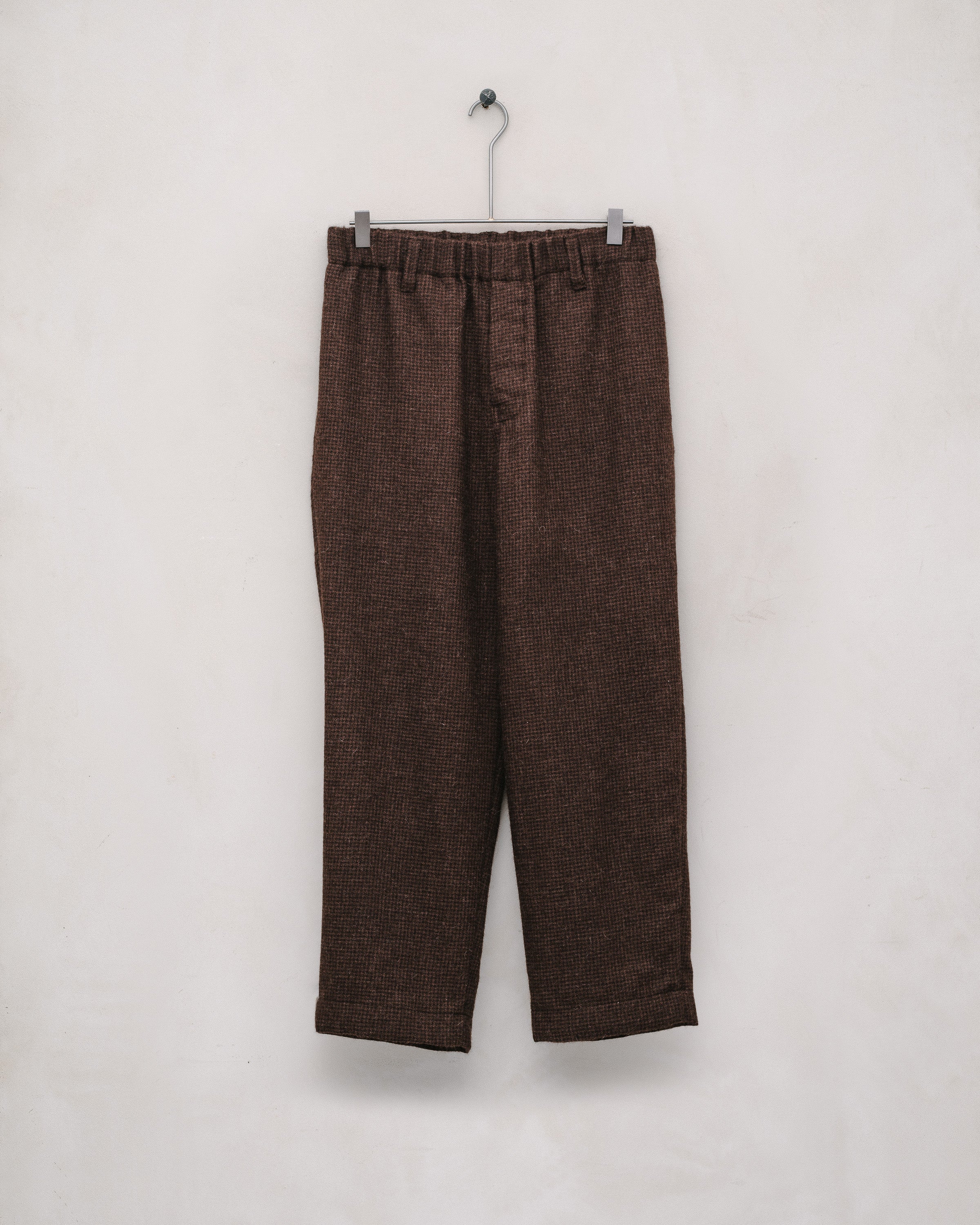 EK_ECOM-AW24-163_046154aa-c909