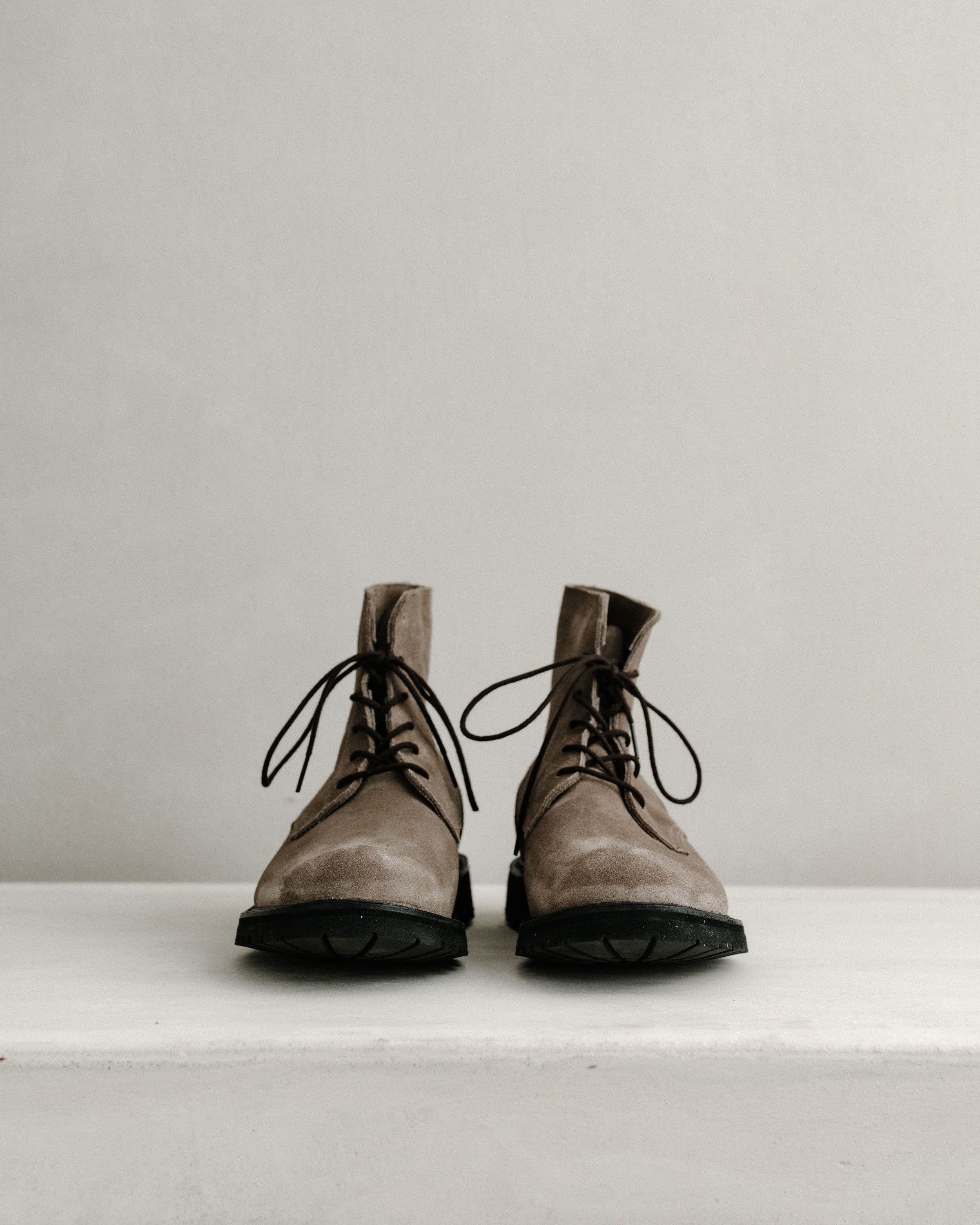 Tricker's Tramping Boot - Visone Suede – evan kinori