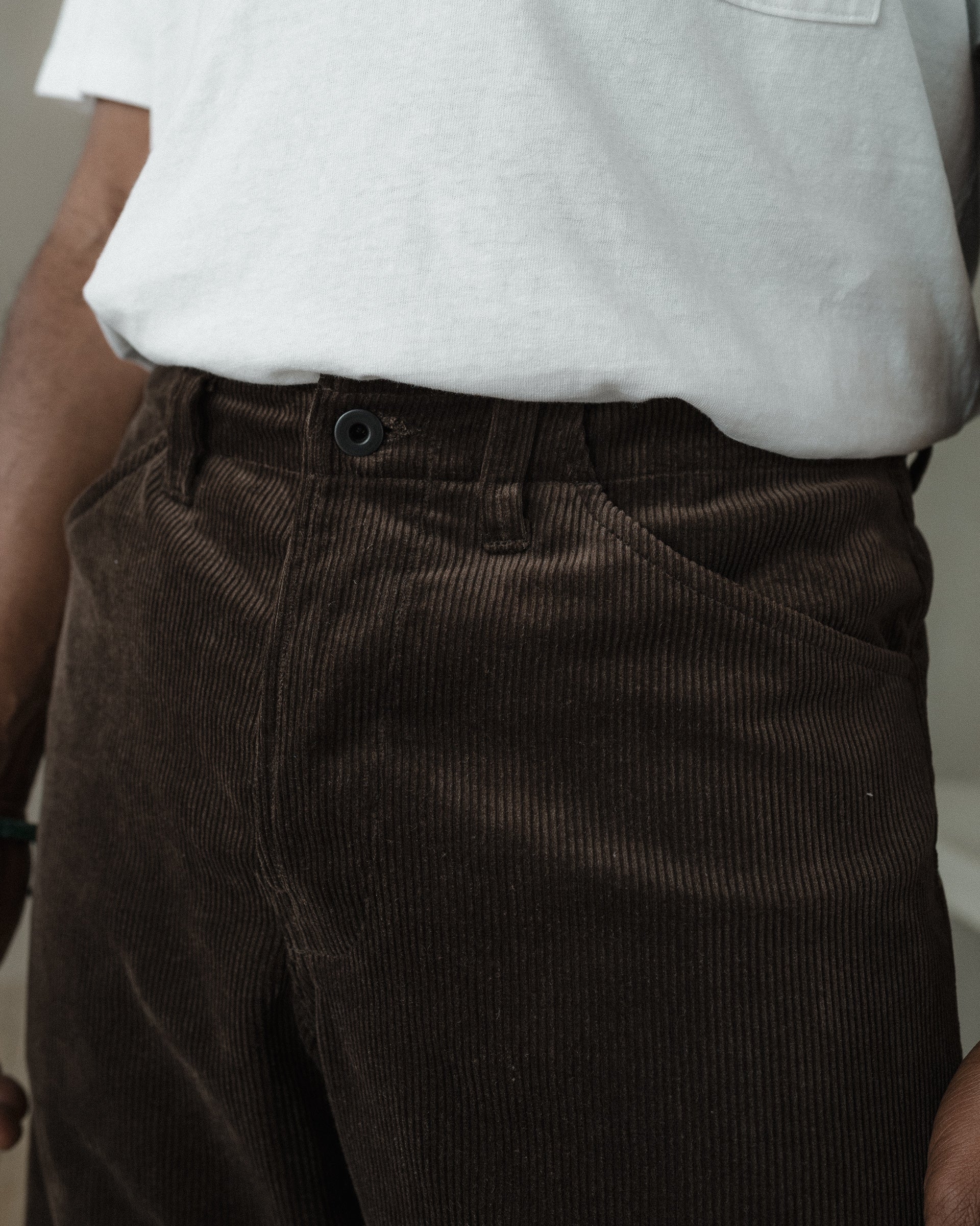 Four Pocket Pant - Sumi Ink Corduroy, Brown – evan kinori