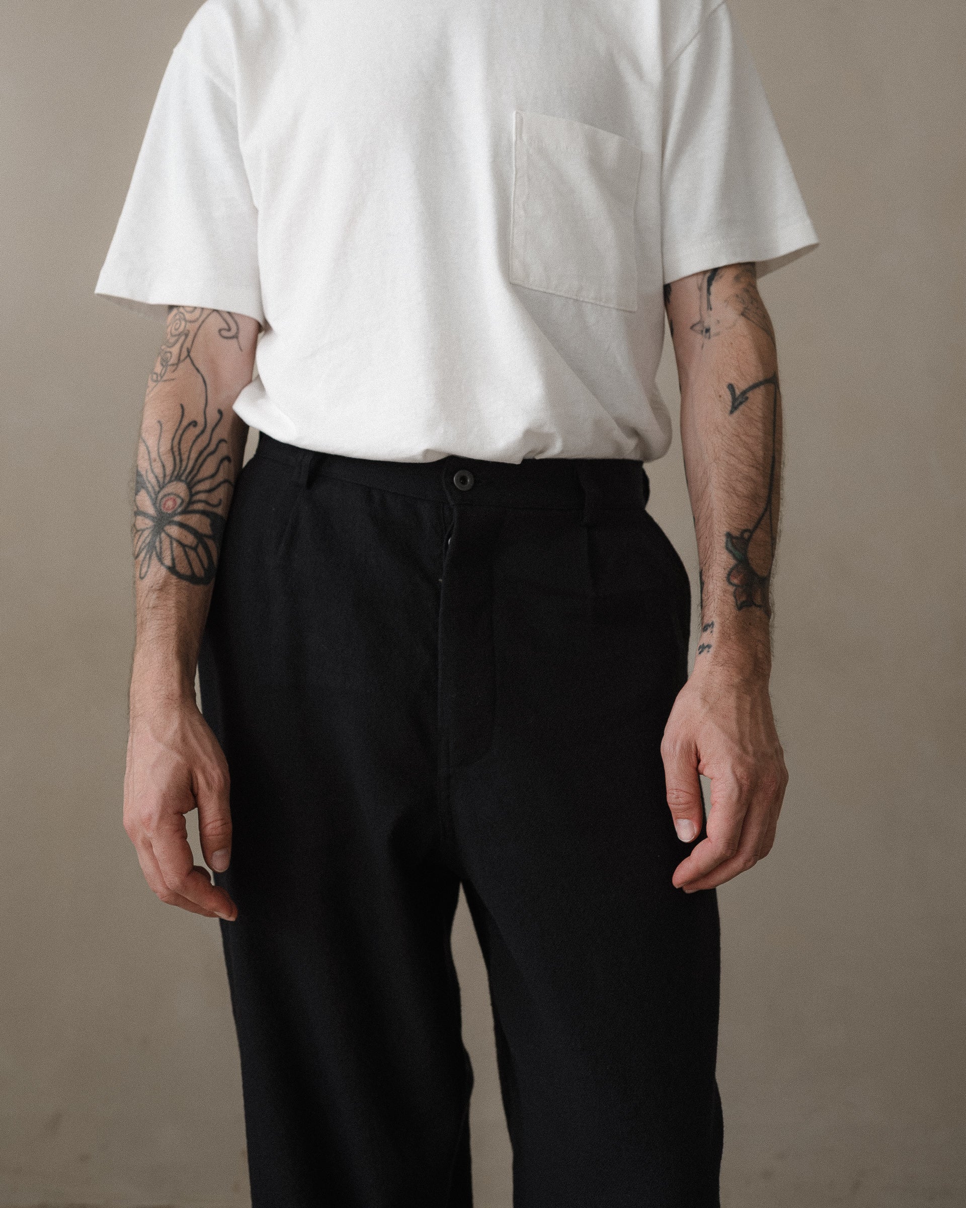 Single Pleat Pant - Cashmere/Linen Twill, Black – evan kinori