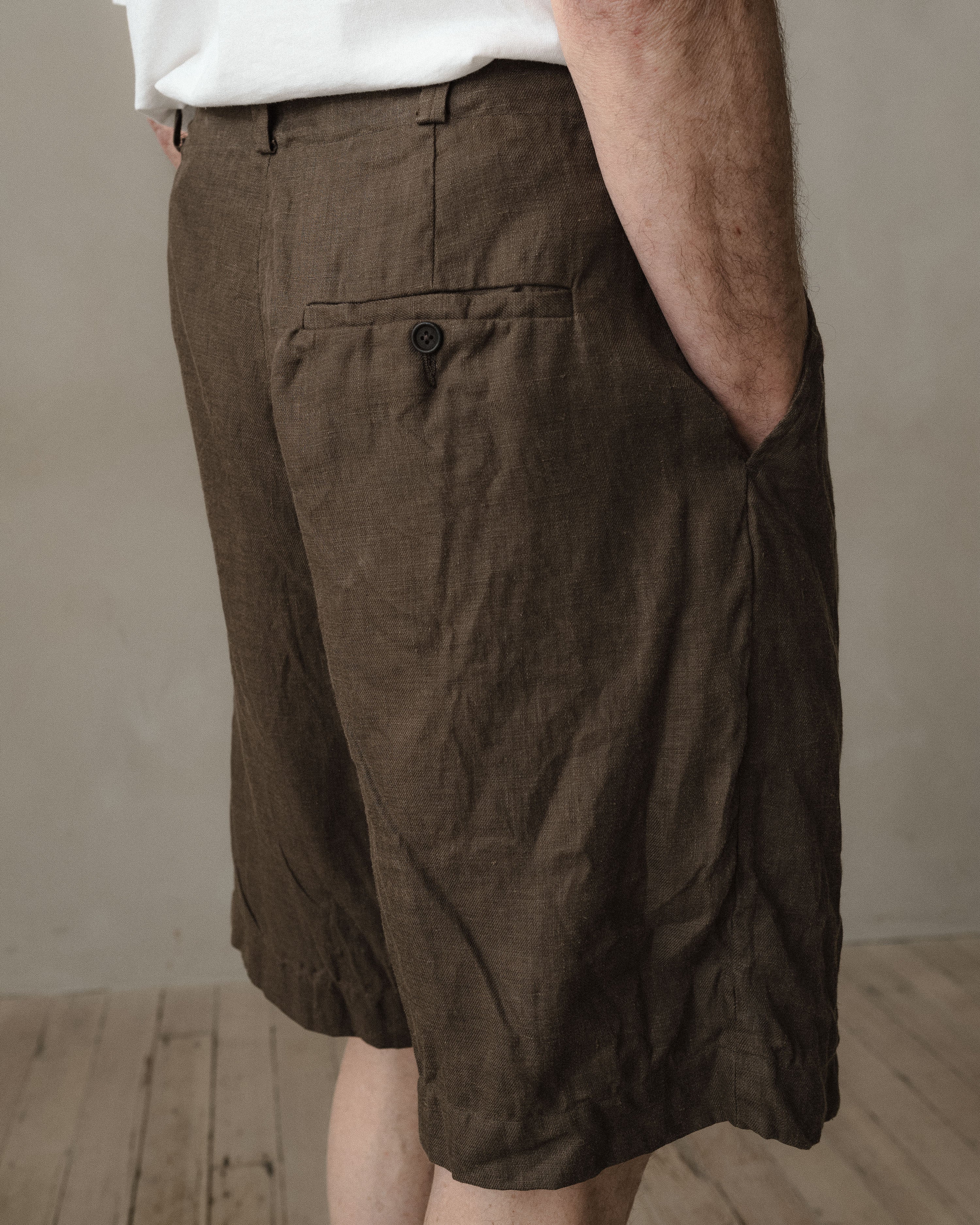Two Pleat Short - Sumi Ink Hemp Twill, Dark Olive – evan kinori