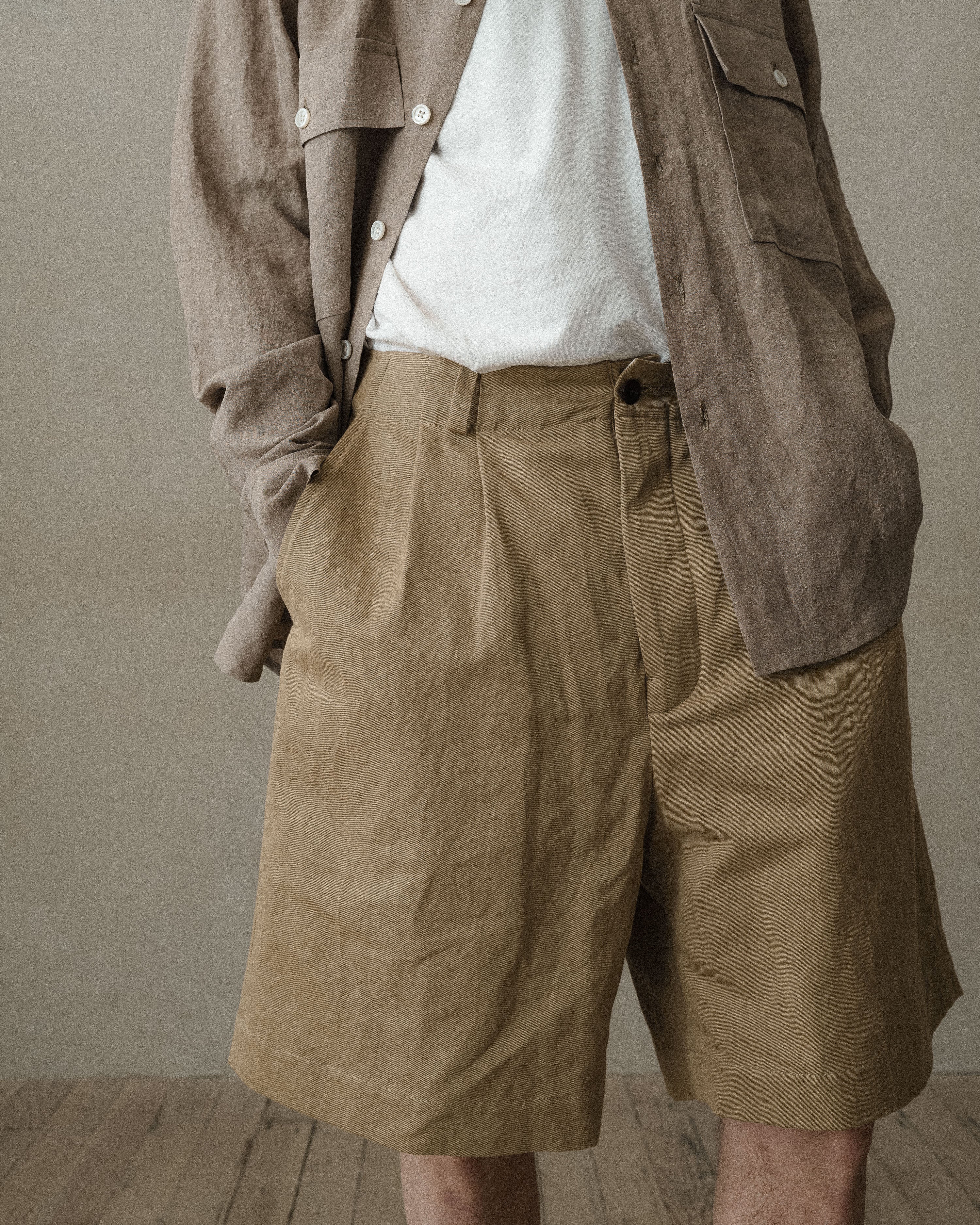 Two Pleat Short - Gallnut Cotton/Washi Twill, Khaki (Natural