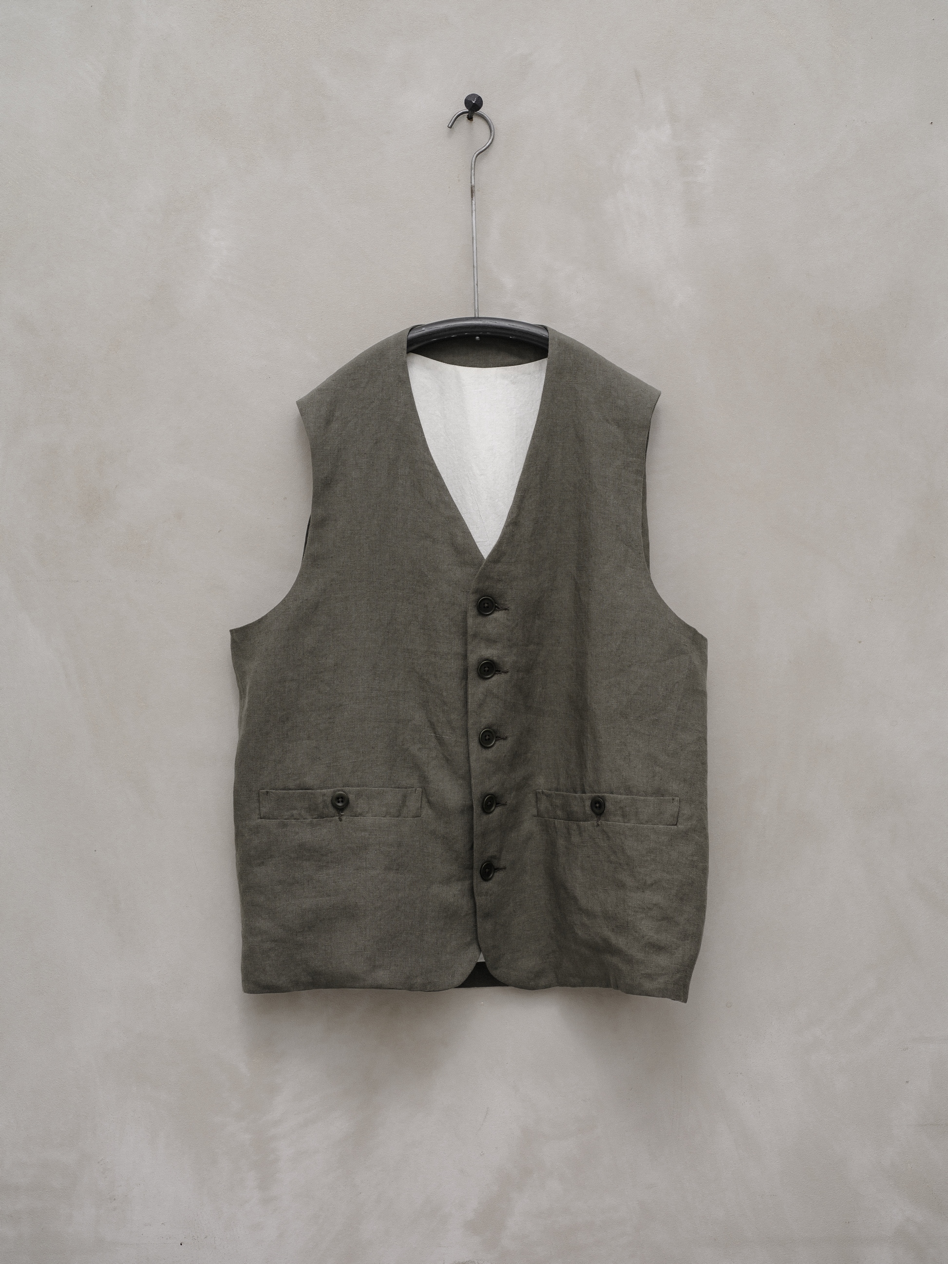 Welt Pocket Vest - Tumbled Linen, Olive – evan kinori